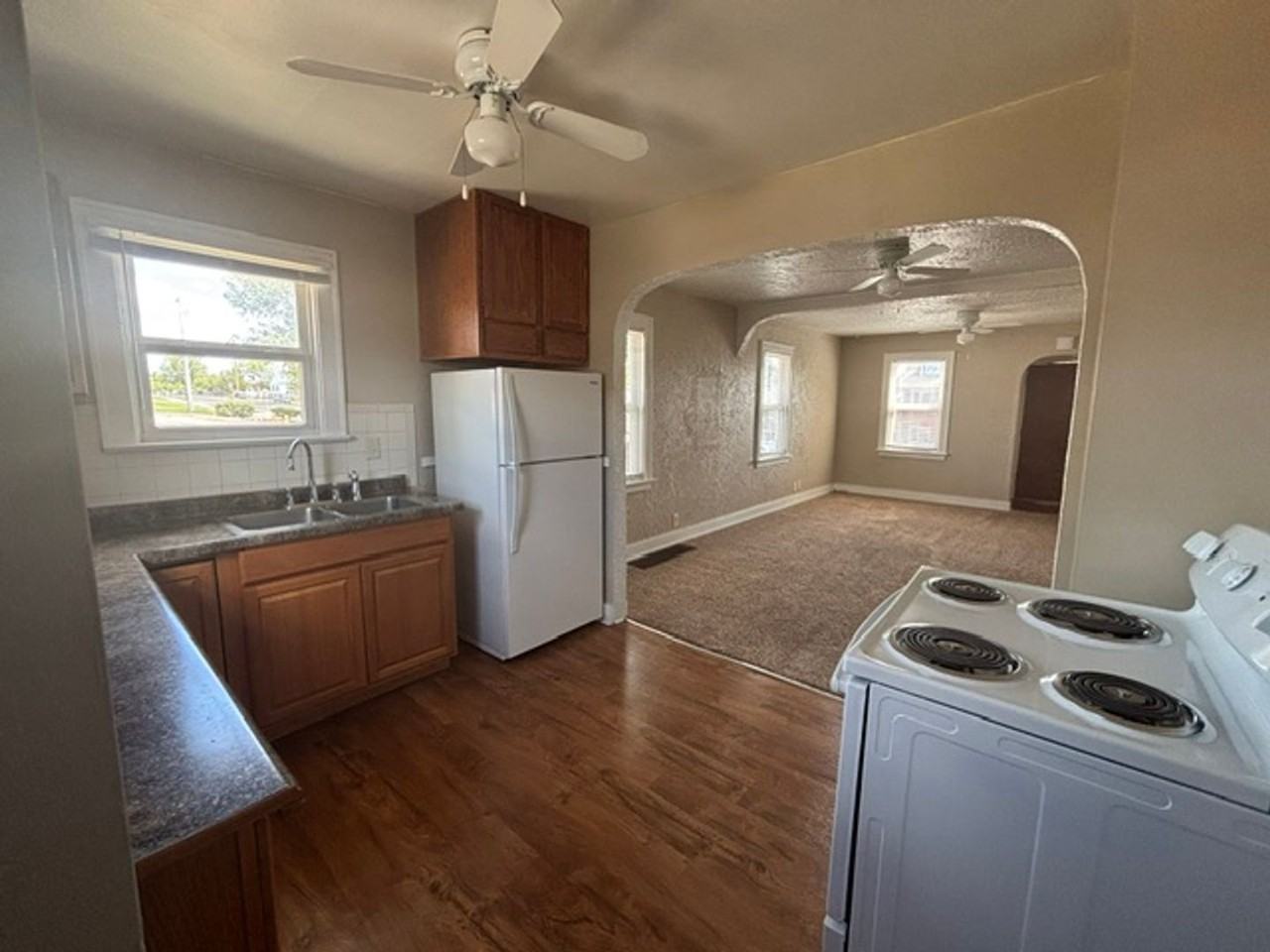 2110 E 13th St - Photo 7 of 19