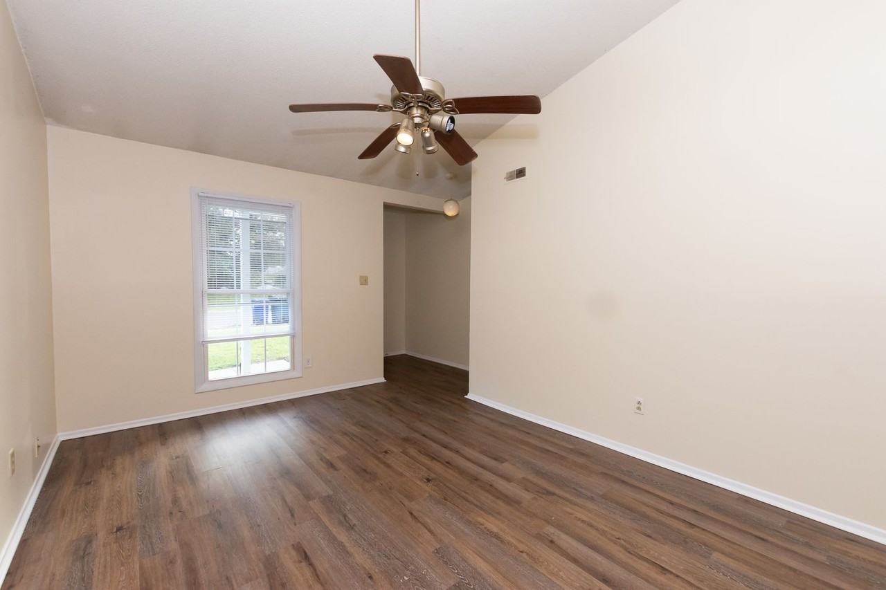 139 Village Cir - Photo 3 of 23