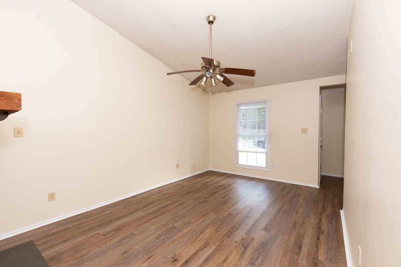 139 Village Cir - Photo 4 of 23