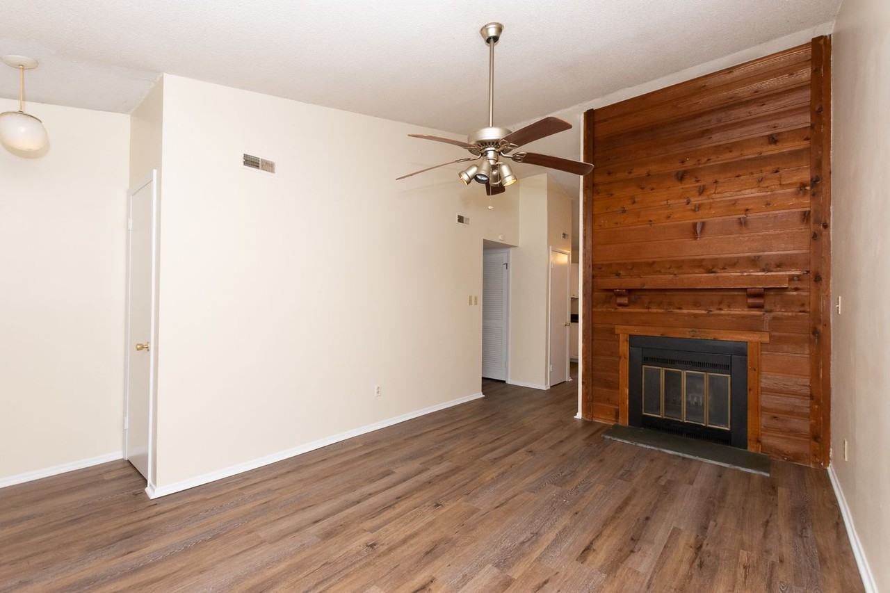 139 Village Cir - Photo 6 of 23
