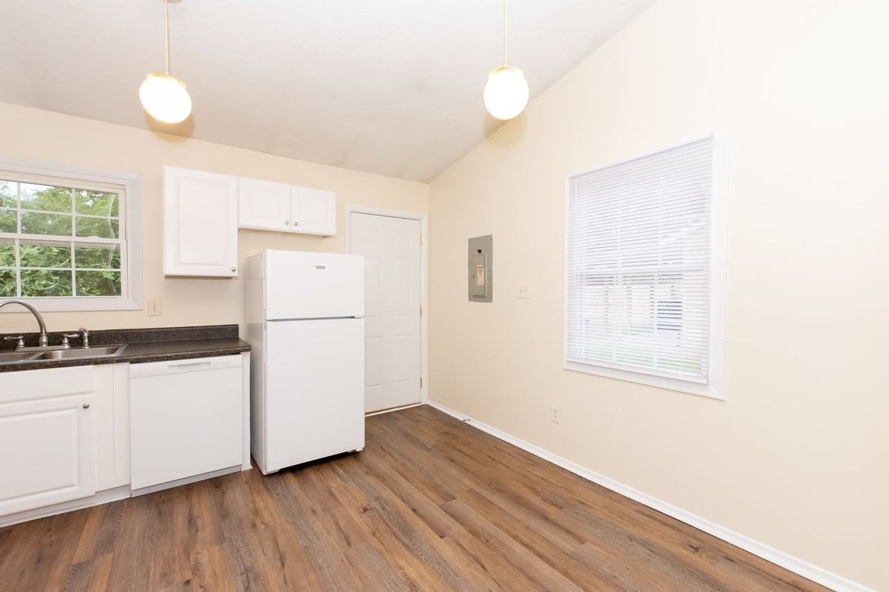 139 Village Cir - Photo 7 of 23