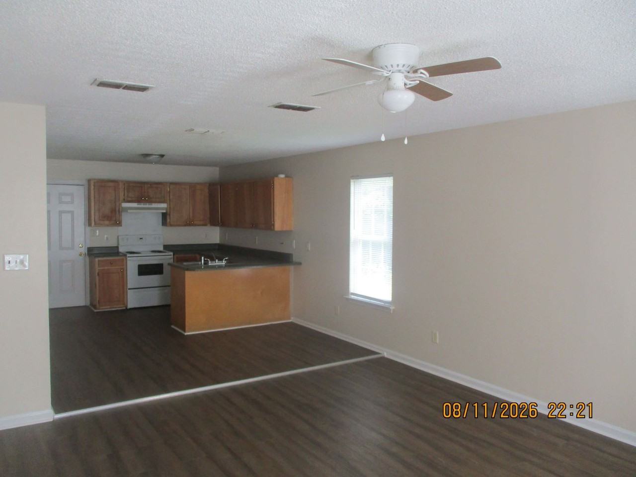 2205 Beachview Dr - Photo 2 of 8