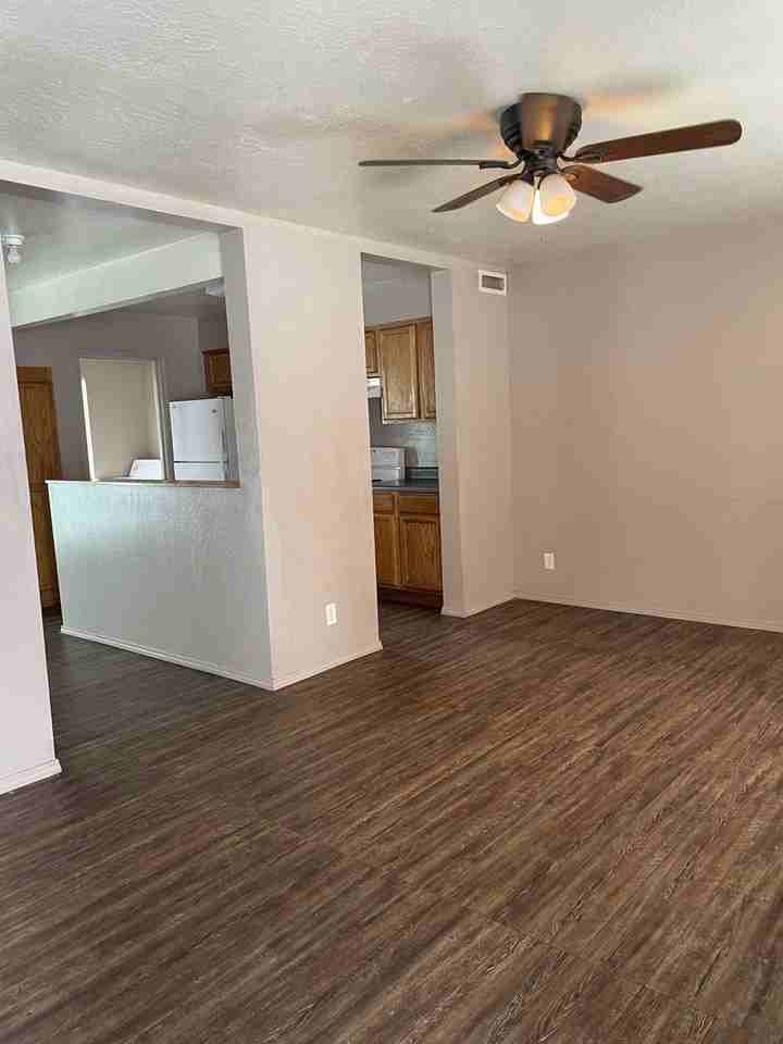 112 E Benton Ave - Photo 2 of 4