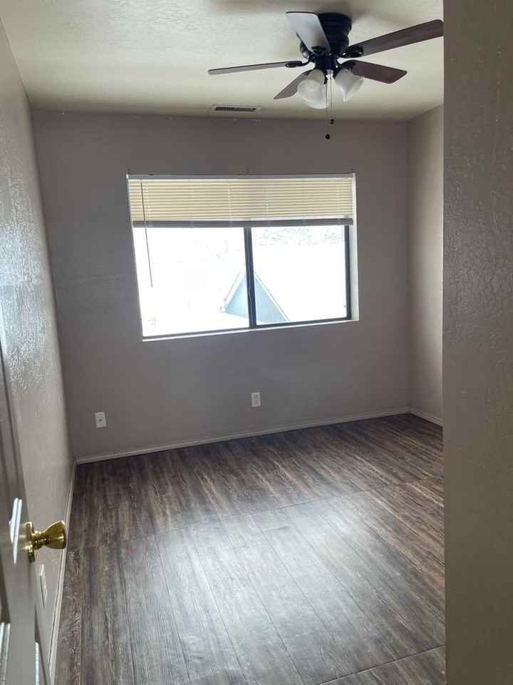 112 E Benton Ave - Photo 3 of 4