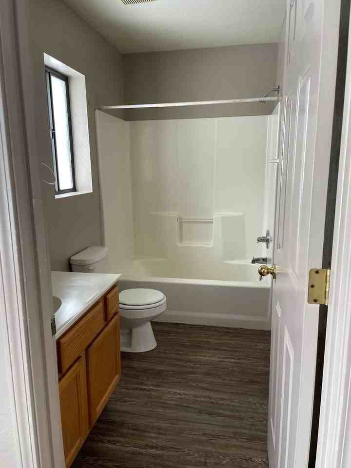 112 E Benton Ave - Photo 4 of 4