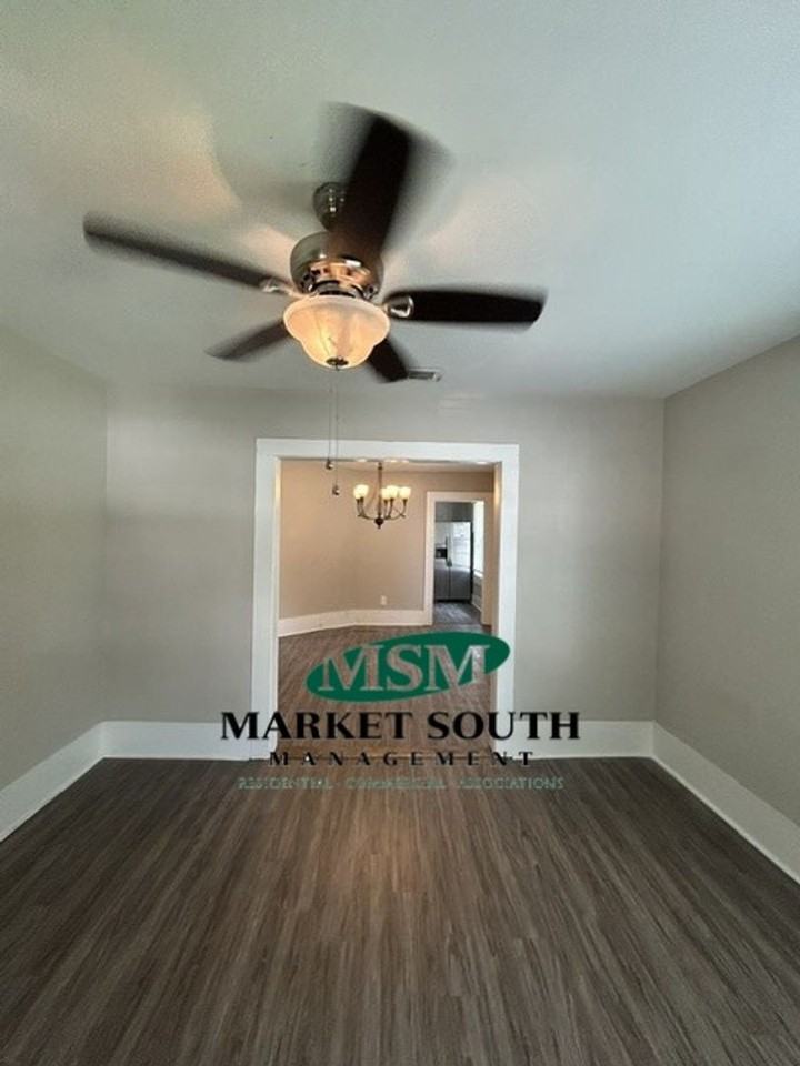 7 W 53rd St - Photo 3 of 17