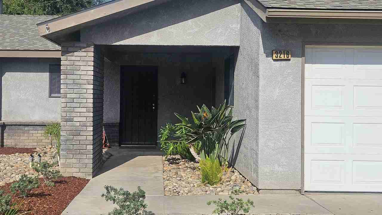 3216 Renn Ave - Photo 5 of 26