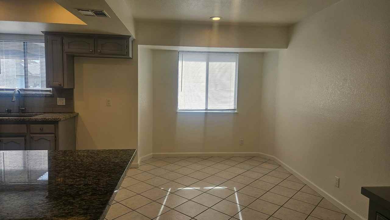 3216 Renn Ave - Photo 6 of 26