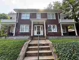 featured image of 202 N Hawthorne Rd