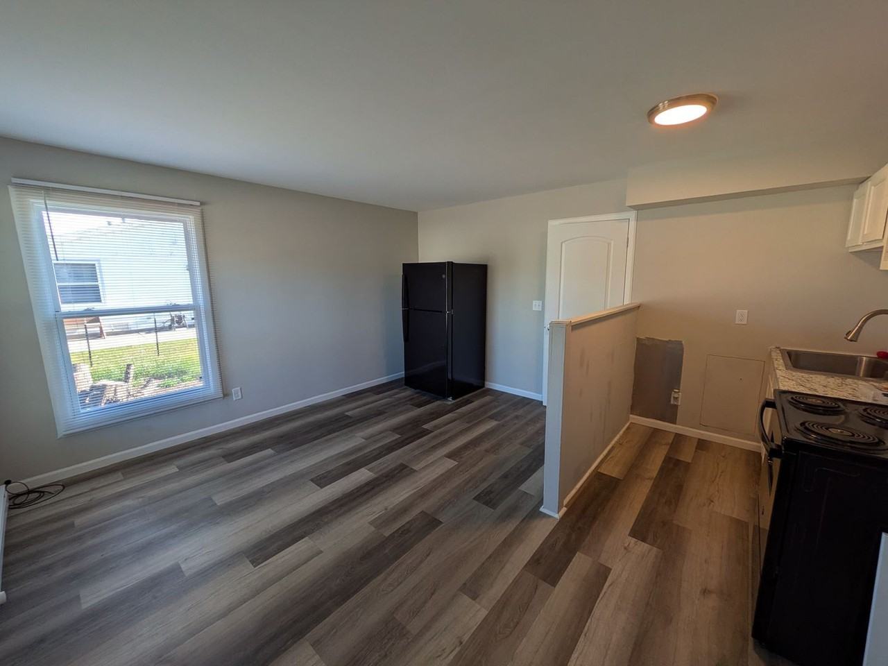 2805 10th St - Photo 3 of 6