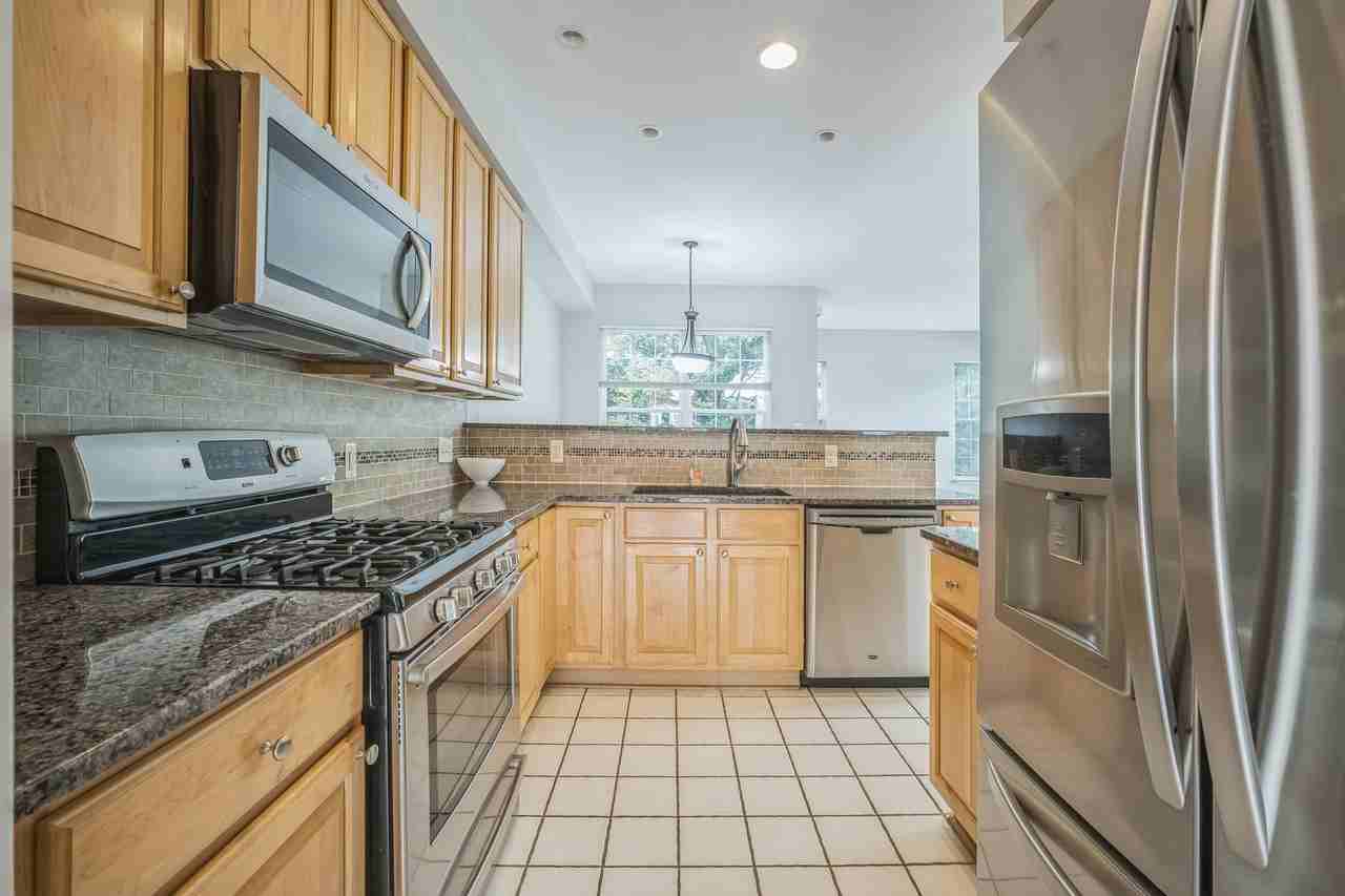 6017 Katelyn Ct - Photo 4 of 15