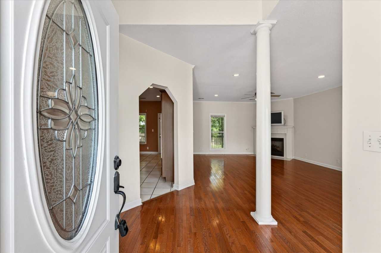 204 Cheshire Rd - Photo 5 of 43