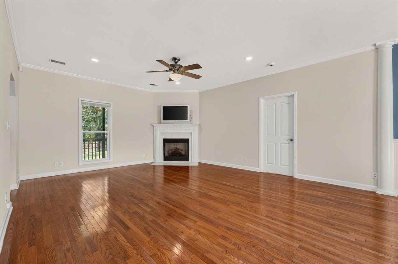 204 Cheshire Rd - Photo 6 of 43