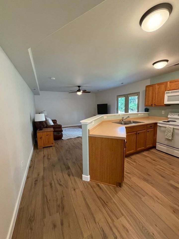 4122 Sky Ranch Dr - Photo 4 of 15