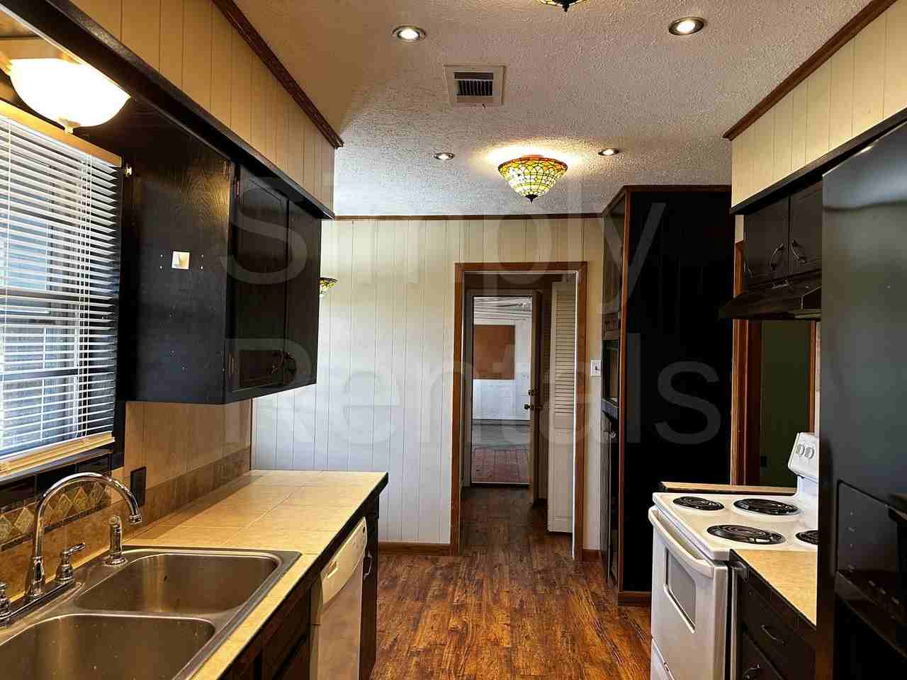 214 Brookhaven Ter - Photo 4 of 29