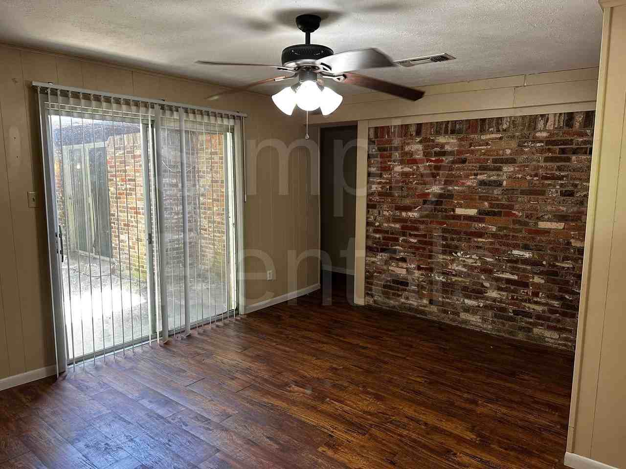214 Brookhaven Ter - Photo 7 of 29