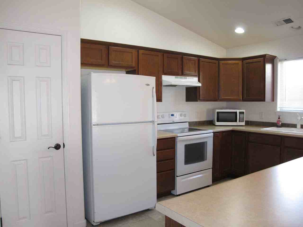 2908 1/2 Walnut Ave - Photo 2 of 5