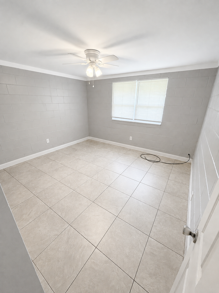 2201 Washington St #B - Photo 4 of 11