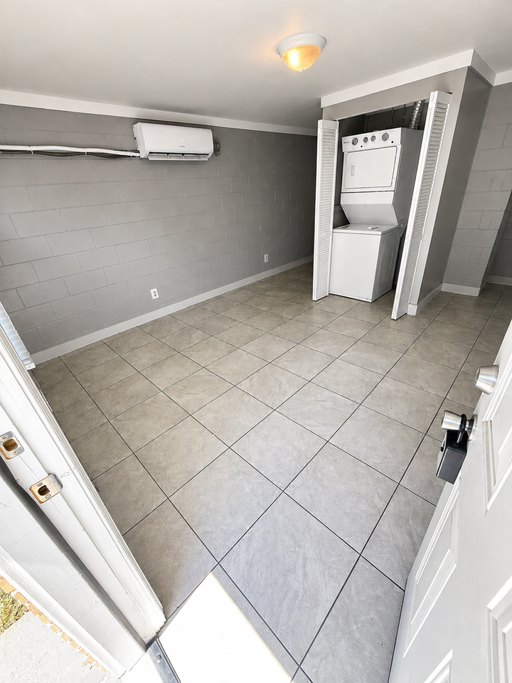 2201 Washington St #B - Photo 7 of 11
