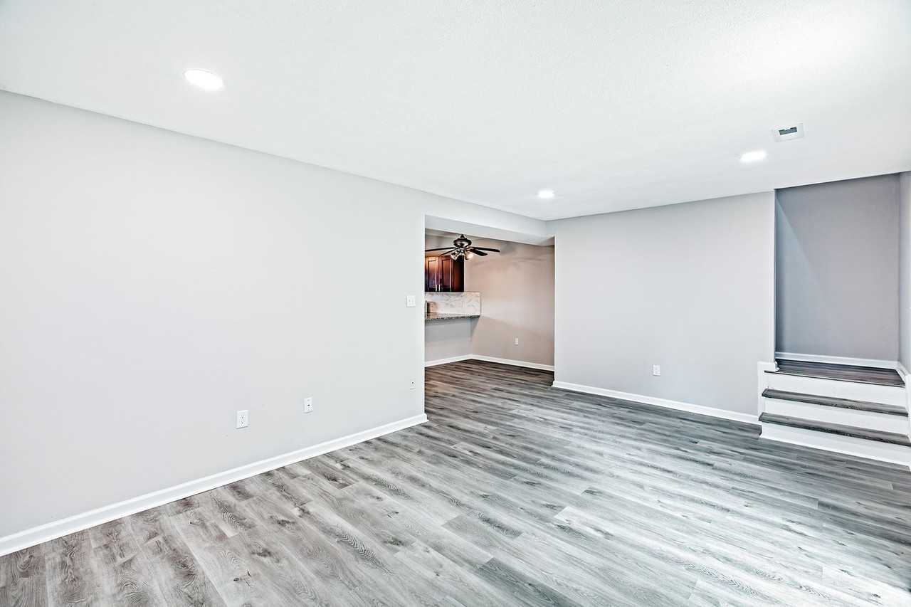 117 E Beaver Ct - Photo 4 of 13