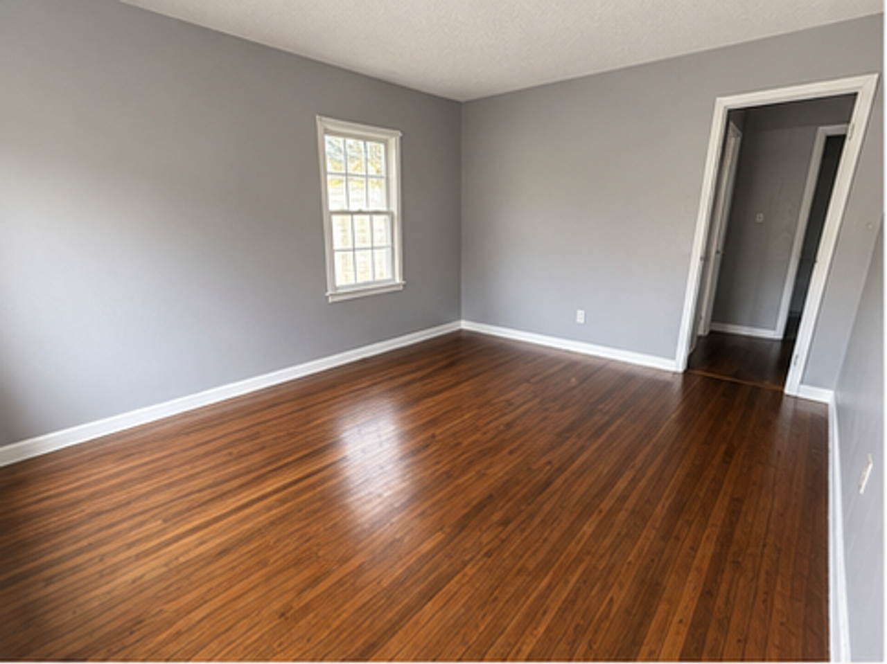 702 Lawyers Ln - Photo 2 of 8
