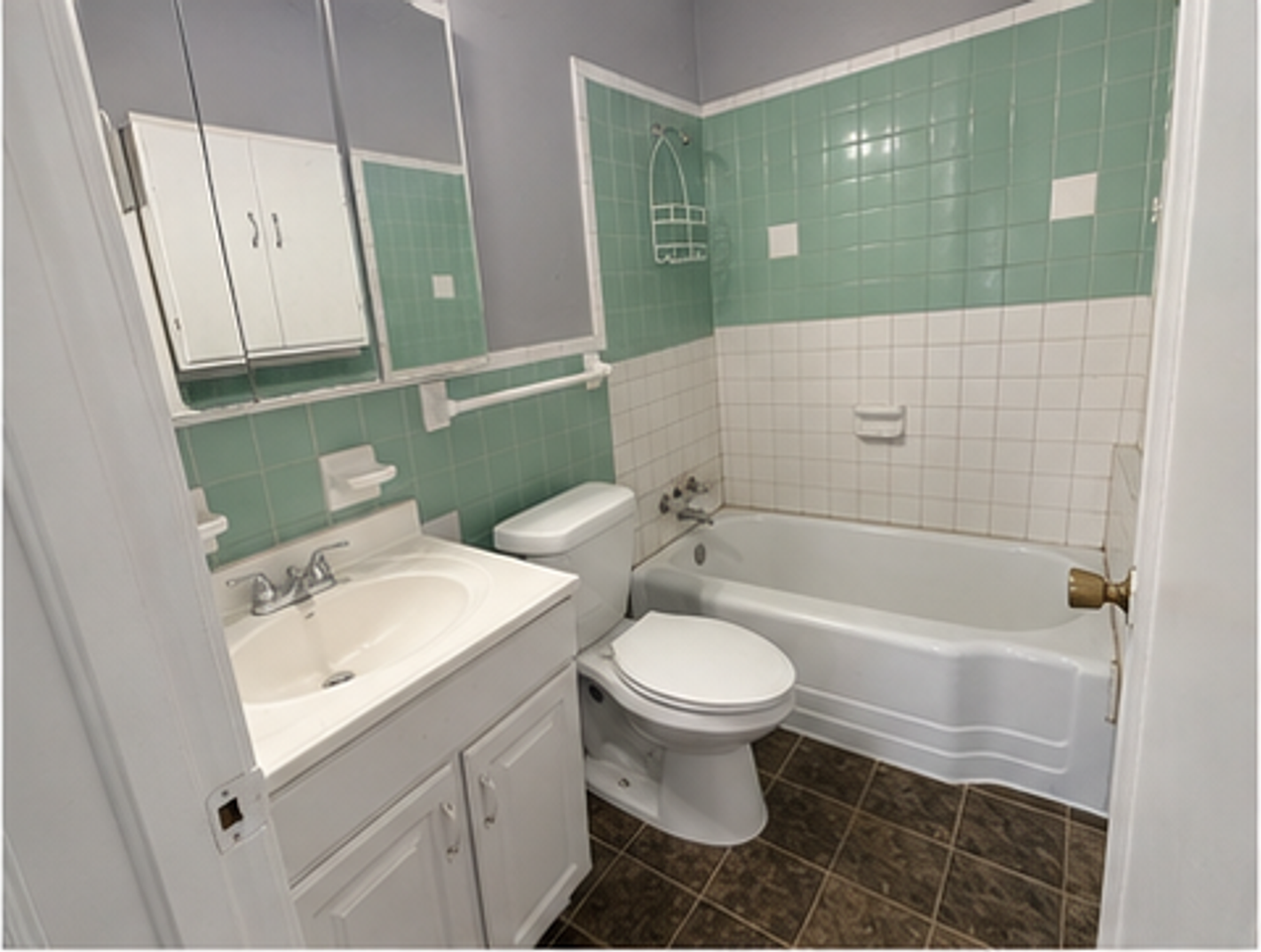 702 Lawyers Ln - Photo 3 of 8