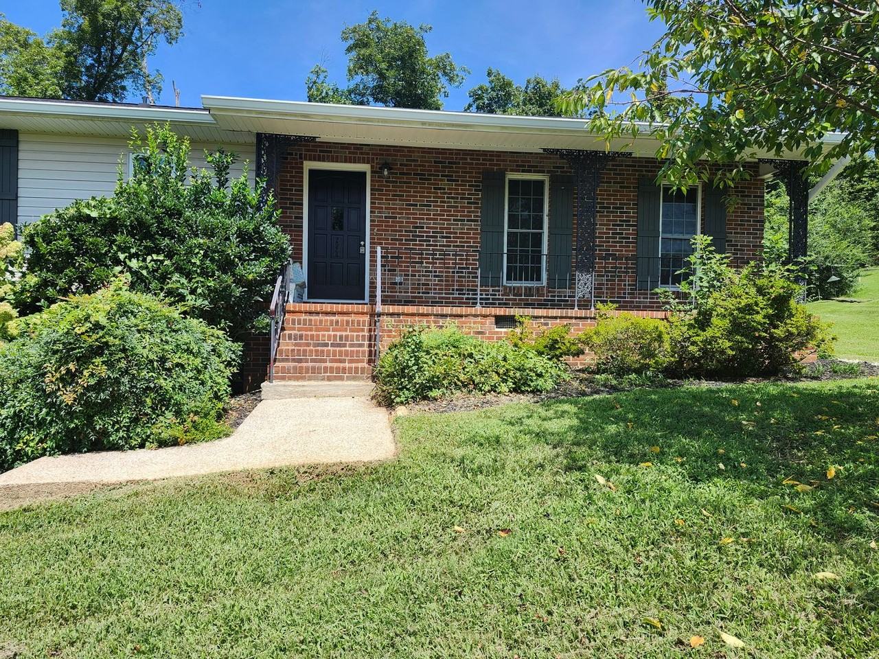 2924 Old Britain Cir - Photo 2 of 6