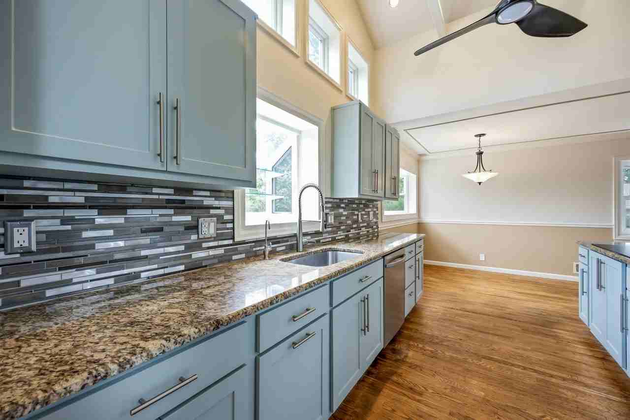 3059 S Jasmine St - Photo 4 of 38