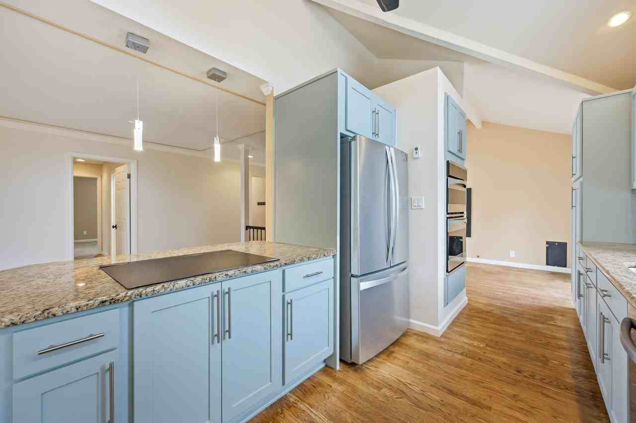 3059 S Jasmine St - Photo 7 of 38