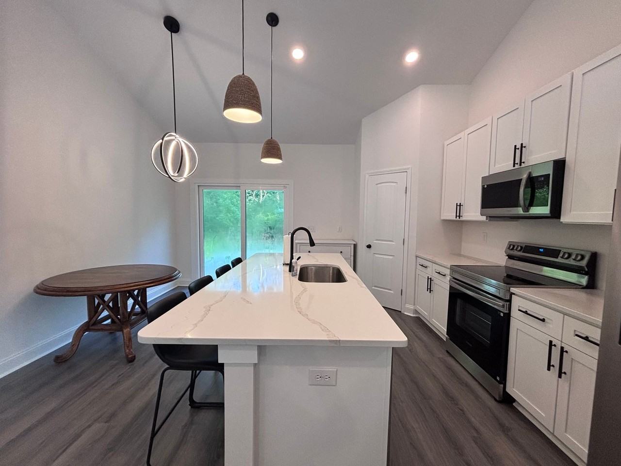 1874 Rolling Hills Dr - Photo 5 of 39