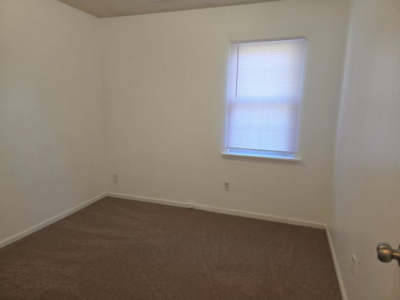 1166 E New Hope Rd - Photo 6 of 19