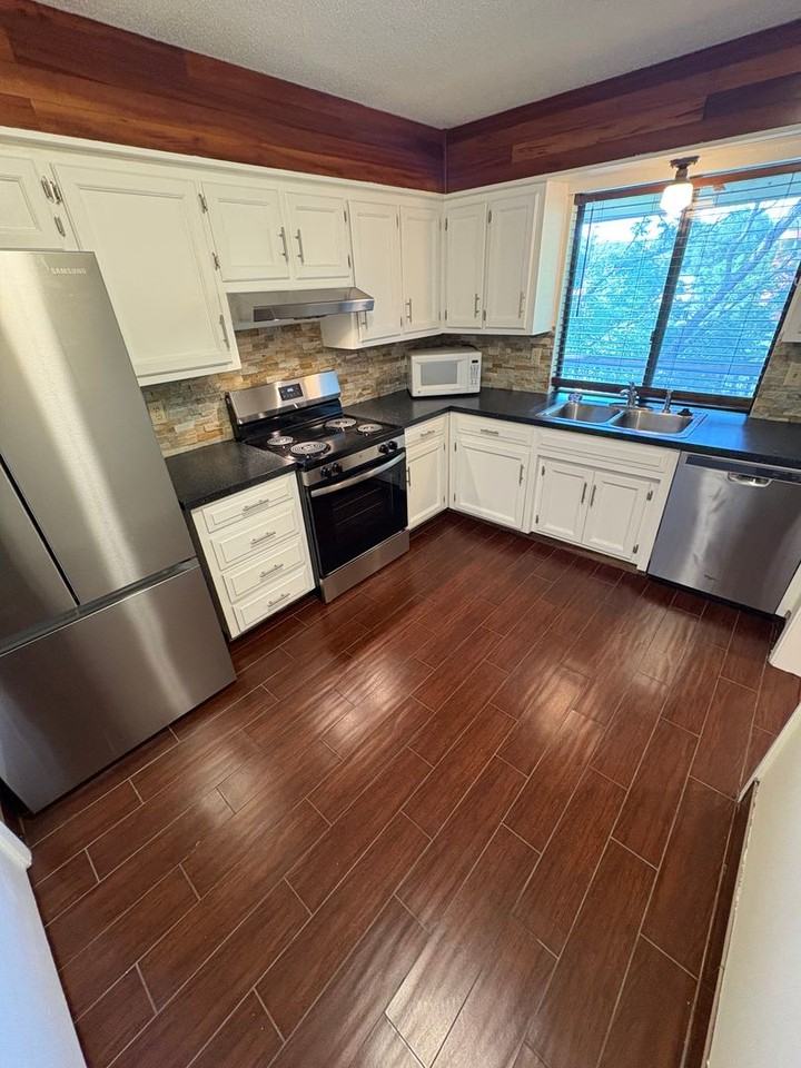 12624 W 110th Ter - Photo 6 of 14