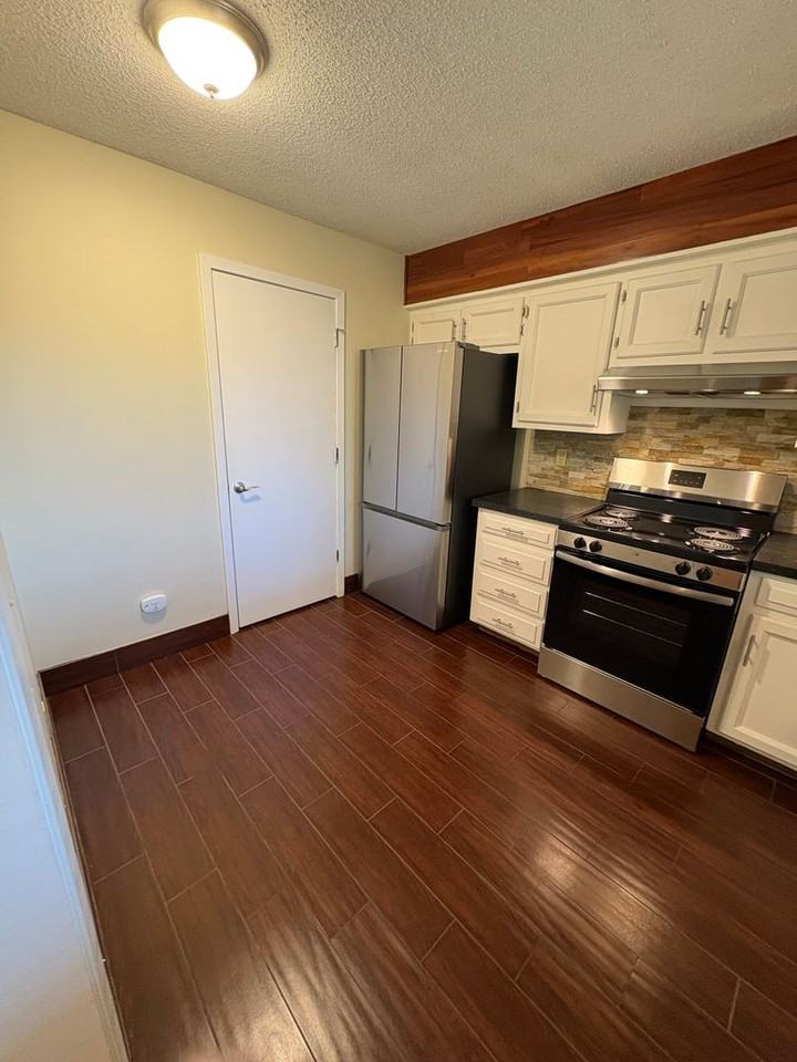 12624 W 110th Ter - Photo 7 of 14