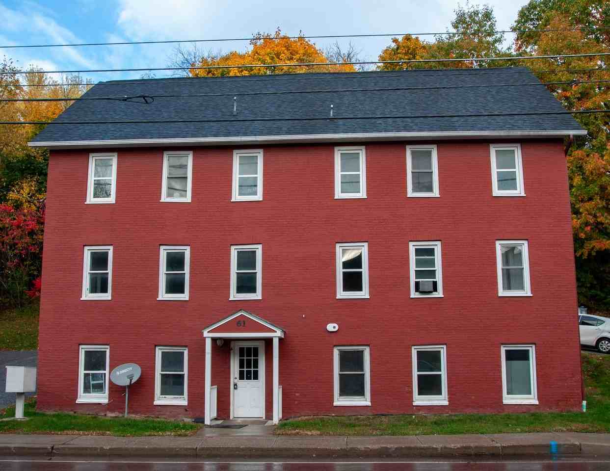 61 Malletts Bay Ave - Photo 2 of 19