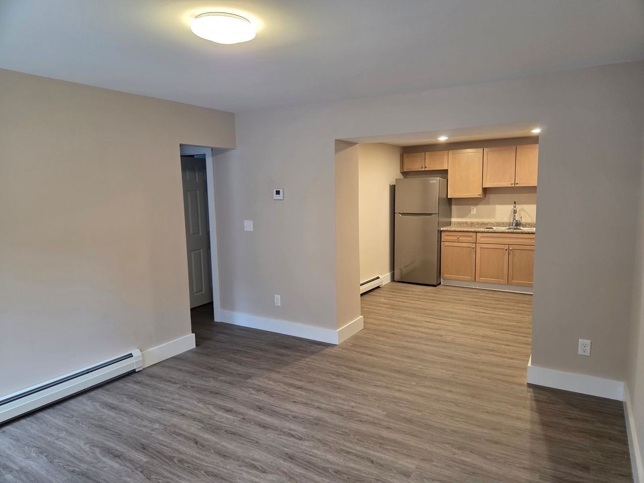 61 Malletts Bay Ave - Photo 3 of 19