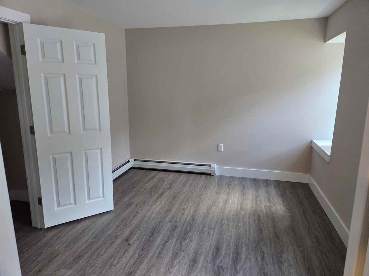 61 Malletts Bay Ave - Photo 4 of 19