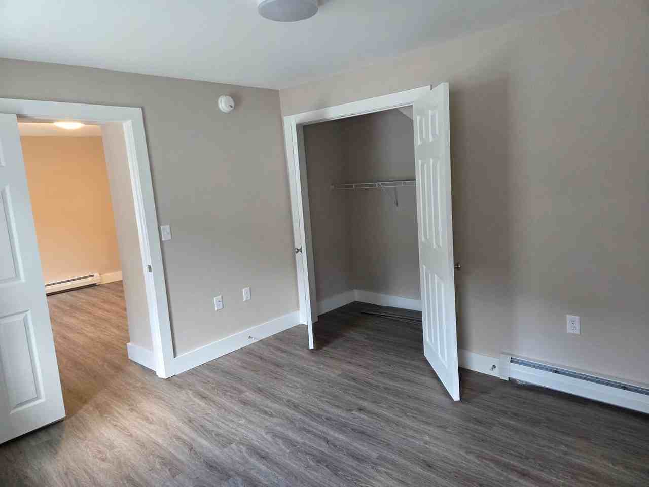 61 Malletts Bay Ave - Photo 5 of 19