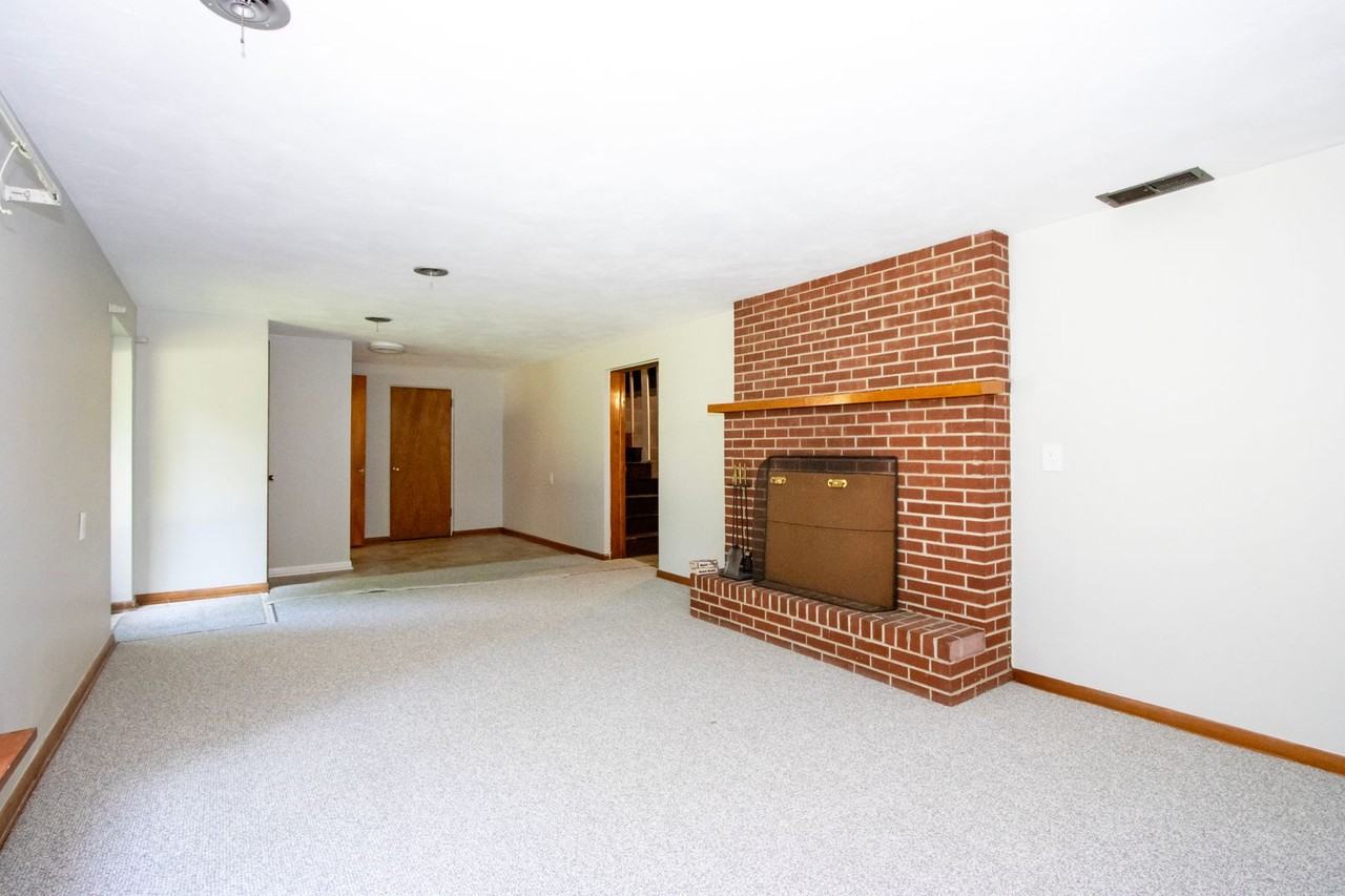 11018 Mount Eaton Rd - Photo 4 of 33