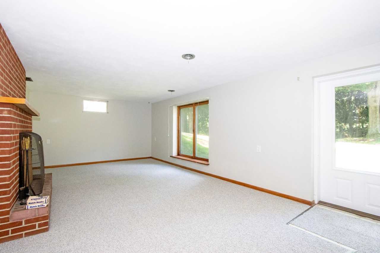 11018 Mount Eaton Rd - Photo 5 of 33