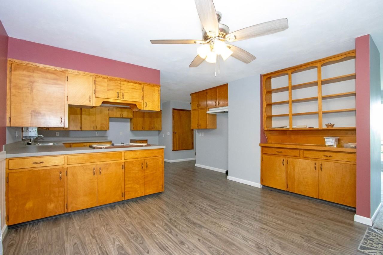 11018 Mount Eaton Rd - Photo 3 of 33