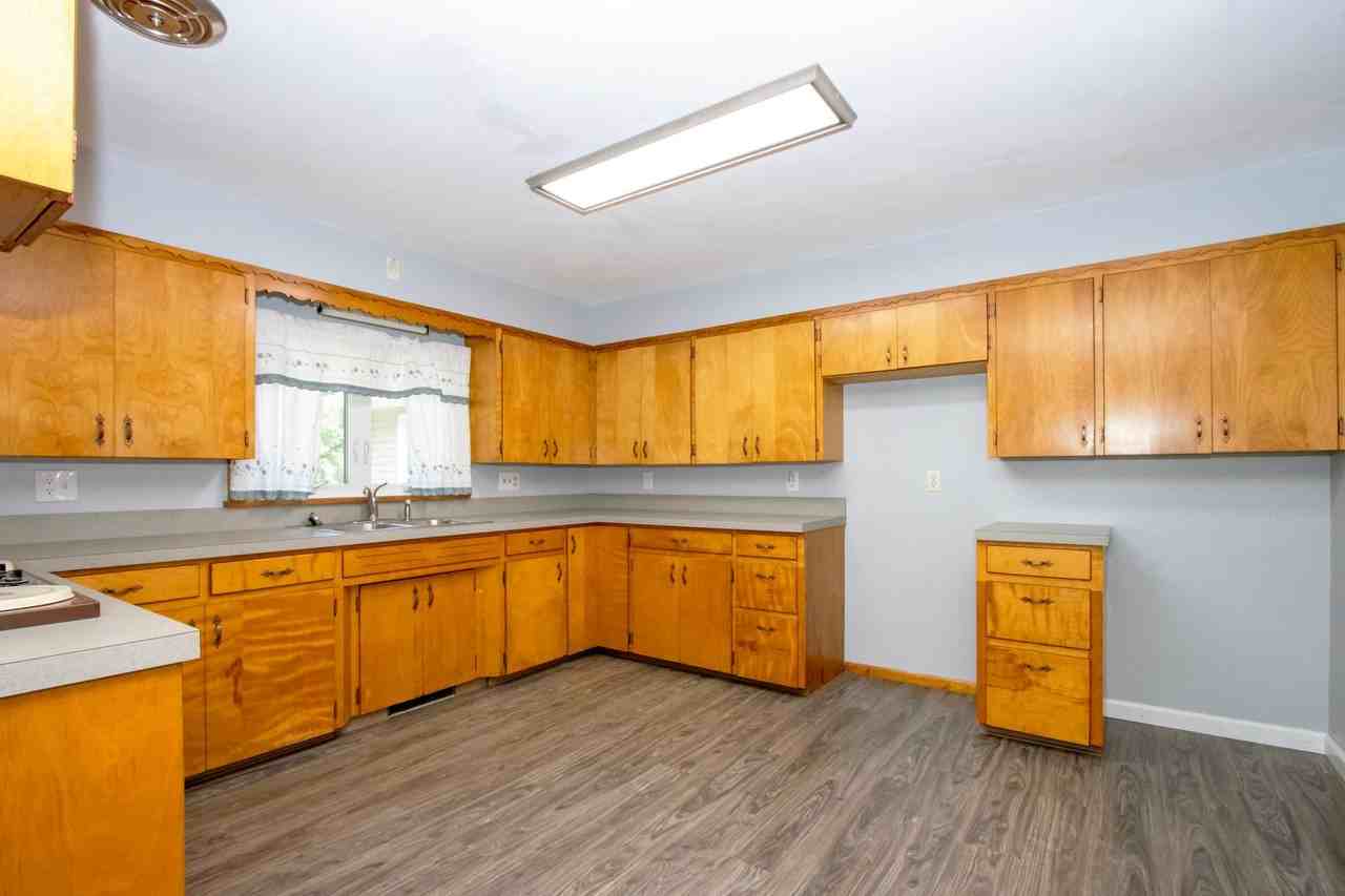11018 Mount Eaton Rd - Photo 4 of 33