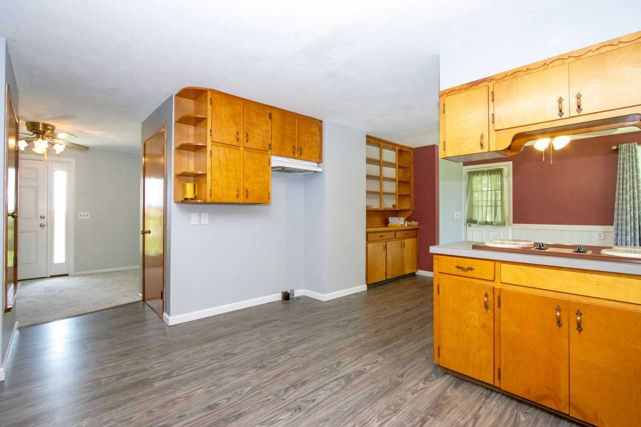 11018 Mount Eaton Rd - Photo 5 of 33