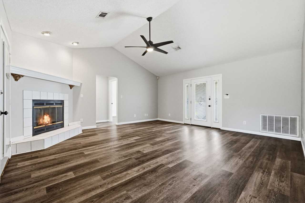 91 Cedar Beach Cv - Photo 6 of 40