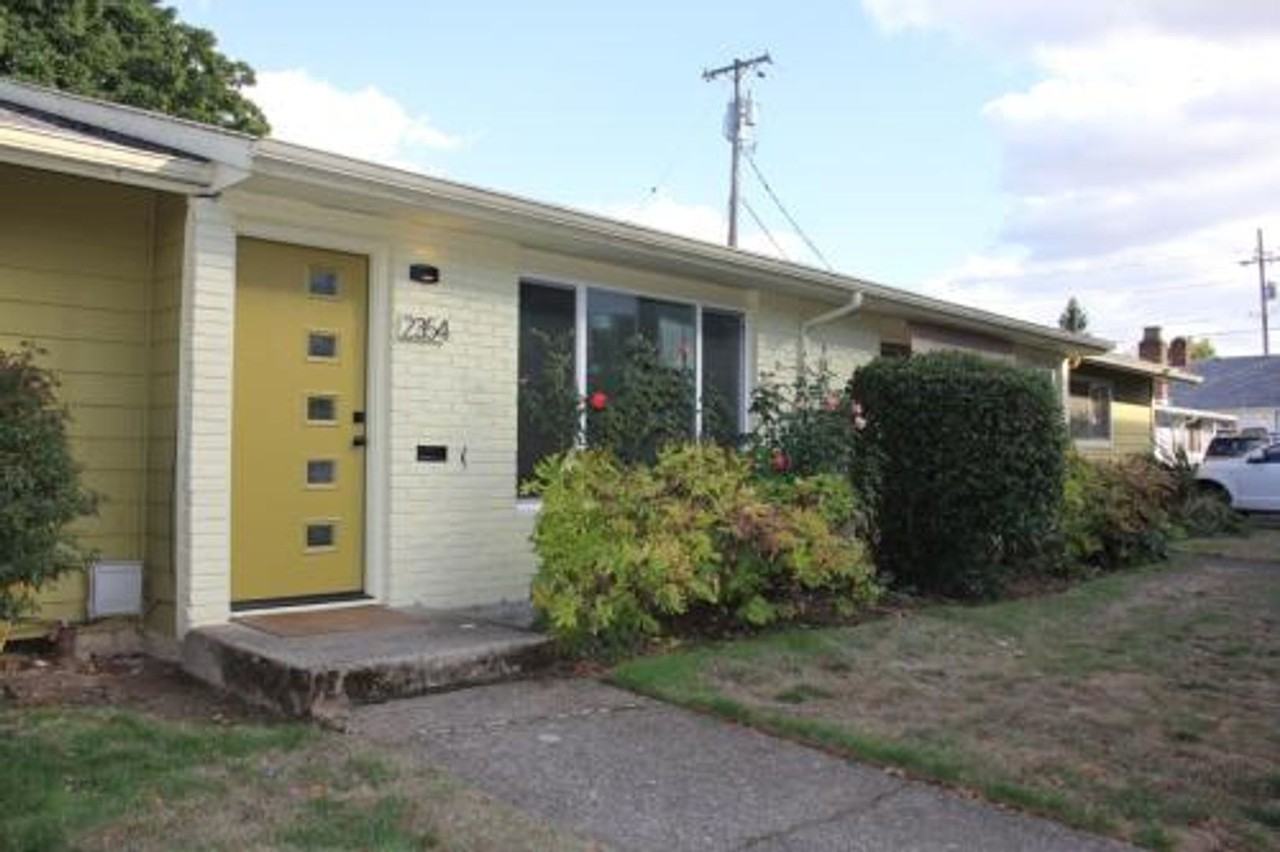 2354 Se 48th Ave - Photo 2 of 14