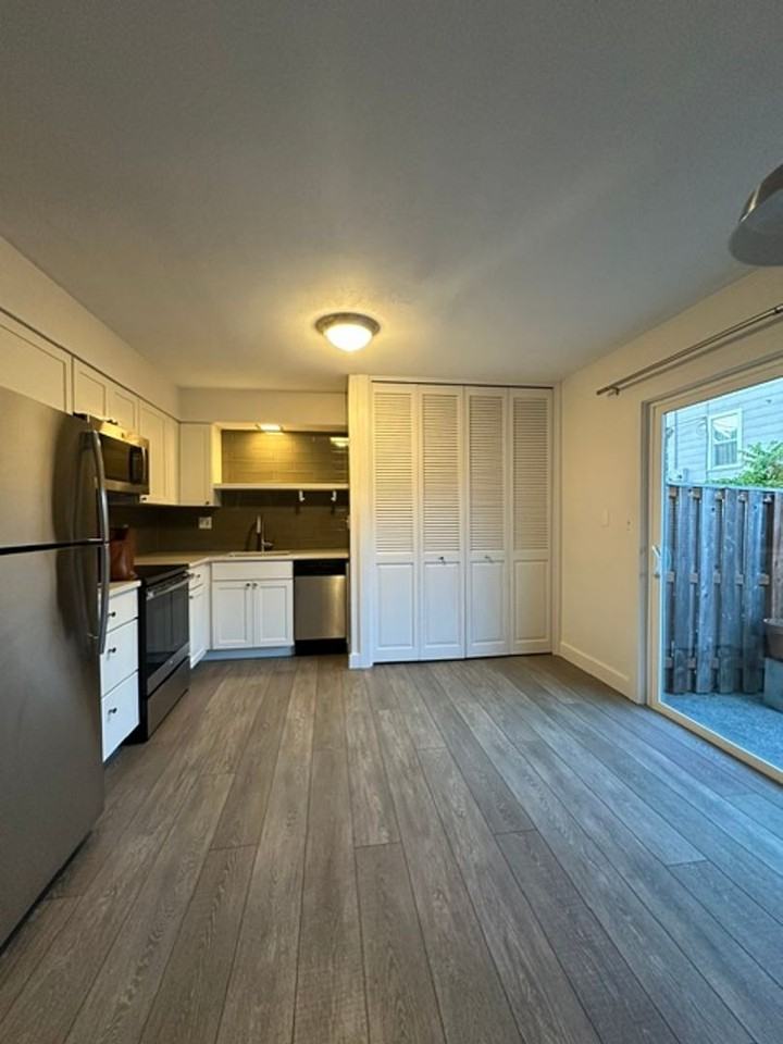 2354 Se 48th Ave - Photo 4 of 14