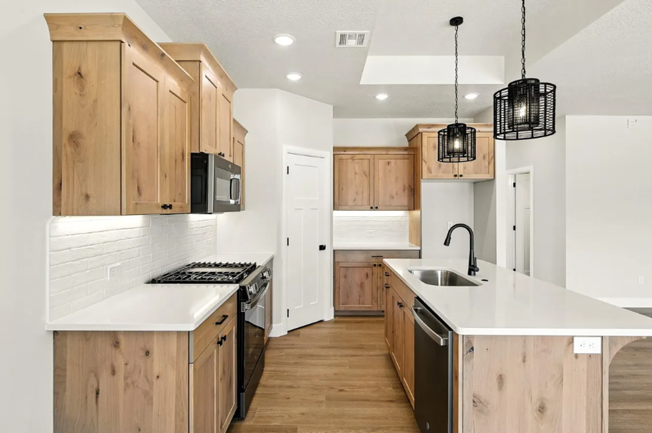 1130 E 4240 N - Photo 4 of 19