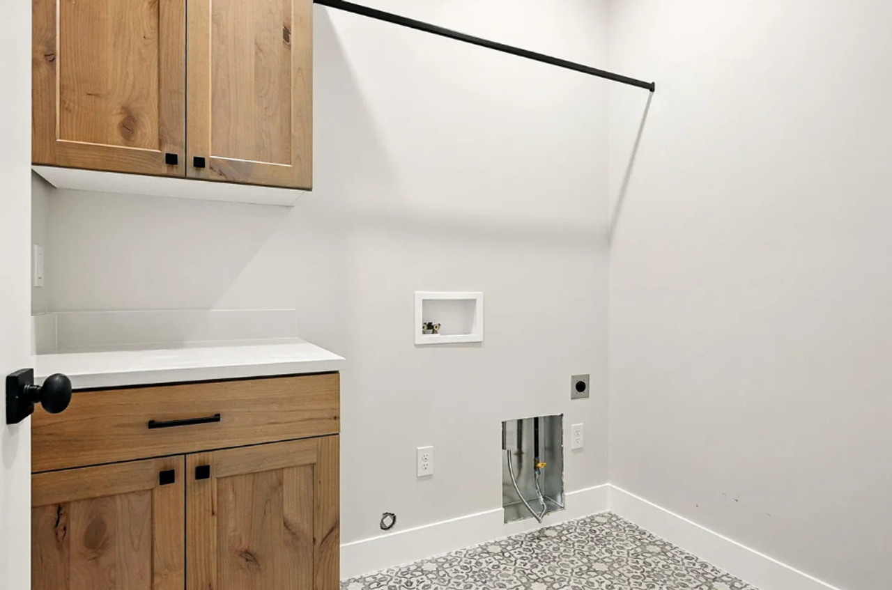1130 E 4240 N - Photo 5 of 19