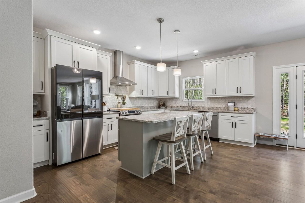 12547 Smiths Neck Rd - Photo 2 of 19