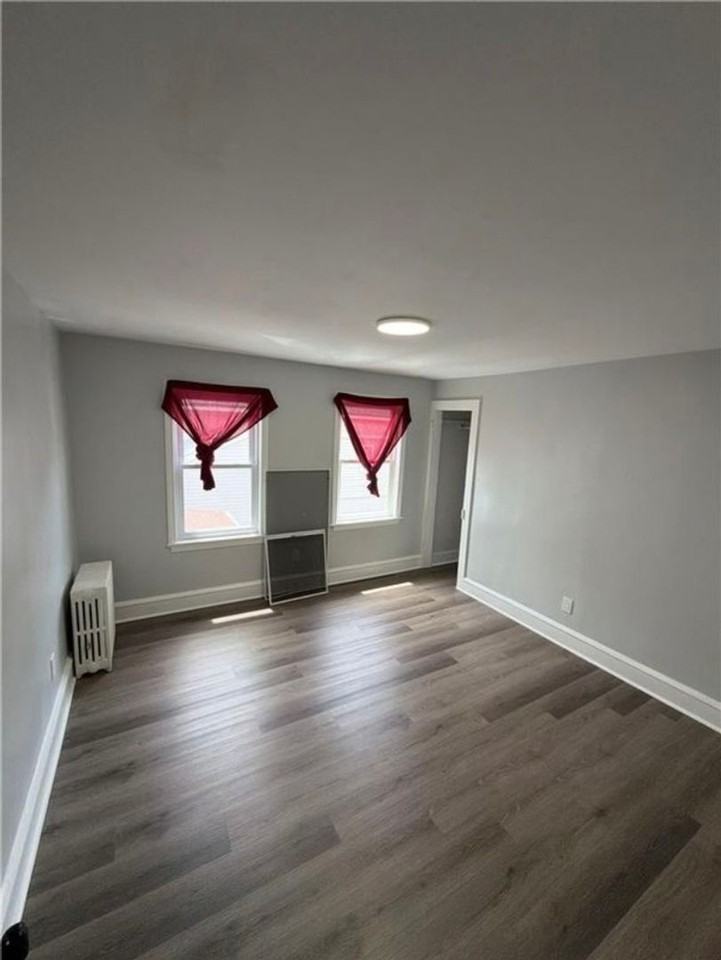 225 Zerby Ave - Photo 4 of 16