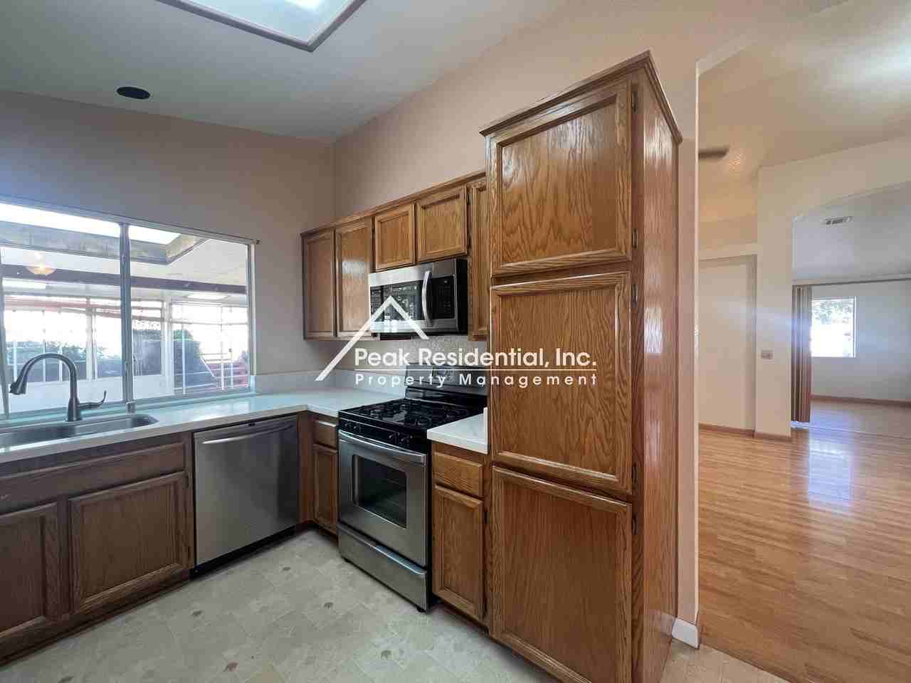 8113 Bellsbrae Dr - Photo 6 of 26